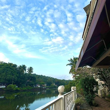 Hotel Riverside Бага Екстер'єр фото