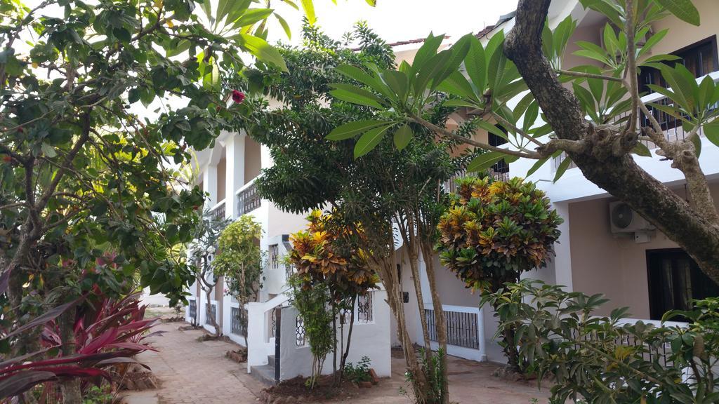 Hotel Riverside Бага Екстер'єр фото