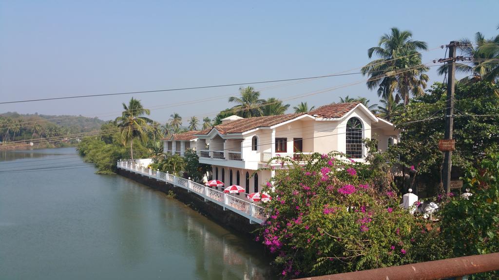 Hotel Riverside Бага Екстер'єр фото