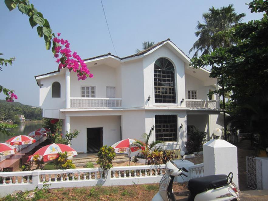 Hotel Riverside Бага Екстер'єр фото