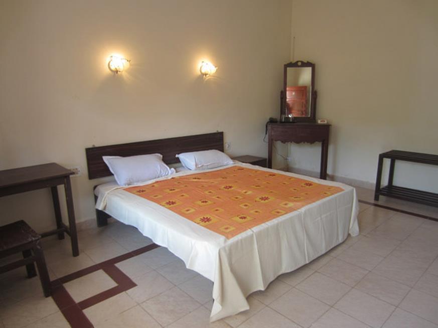 Hotel Riverside Бага Екстер'єр фото
